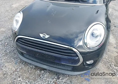 2016 Mini Hardtop Cooper from USA, damaged, VIN WMWXP5C5XG2D13487